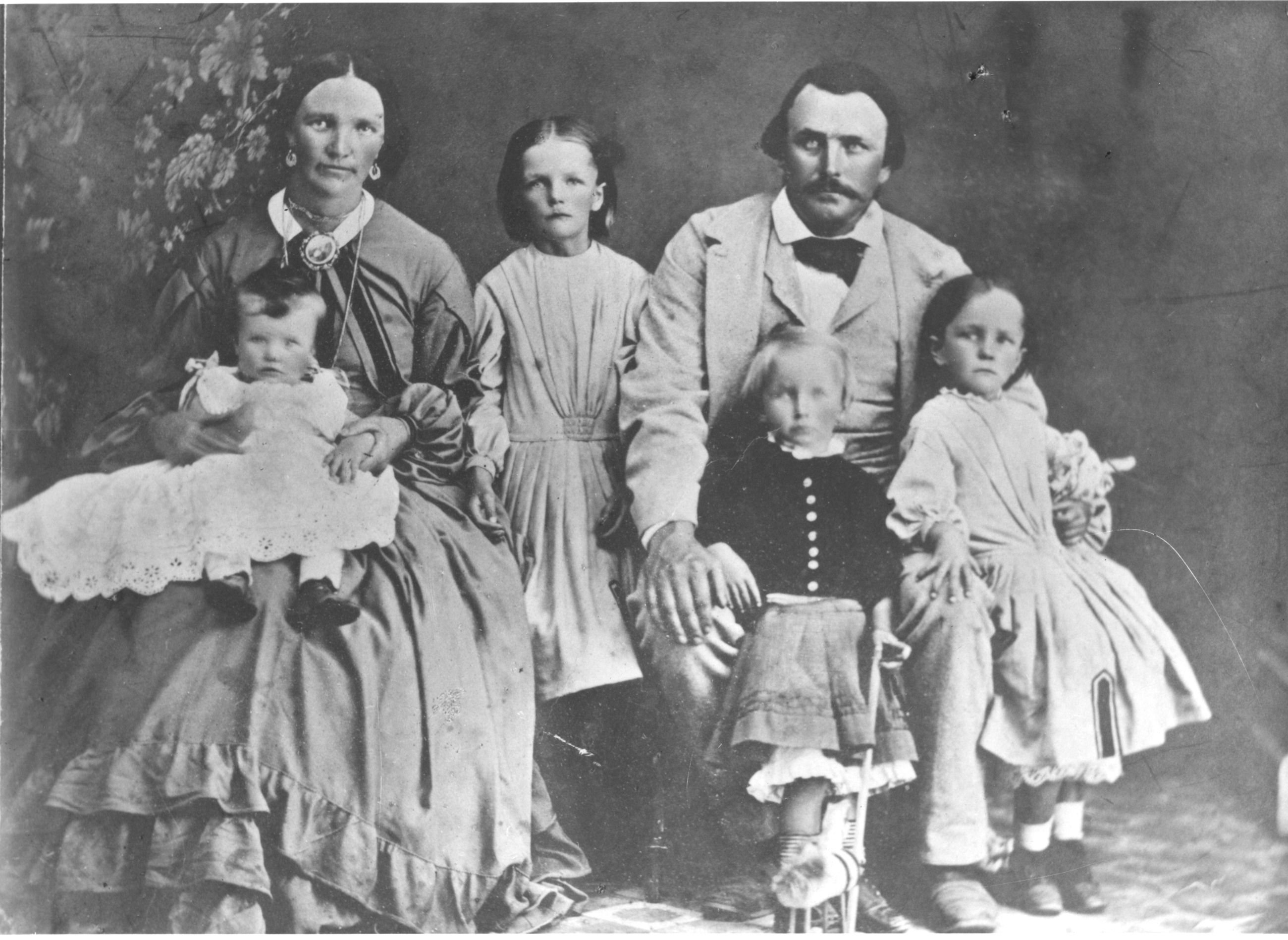 Elizabeth and Robert Laurie and 4 children in 1864