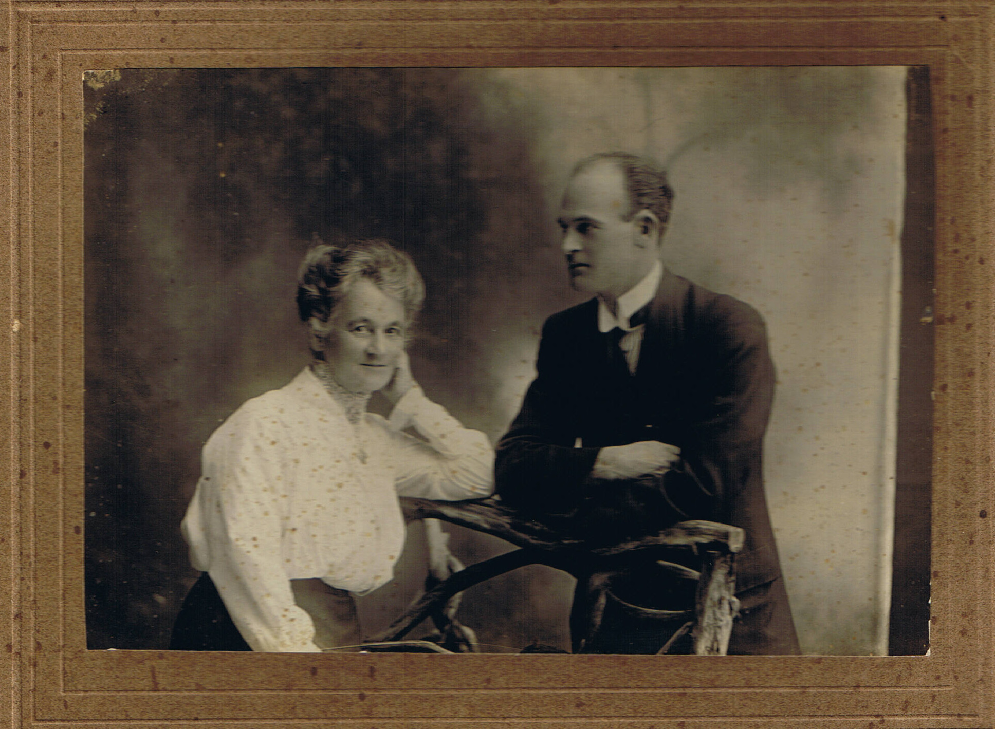 Fred E Gemming and his mother Agnes Cecilia Gemming