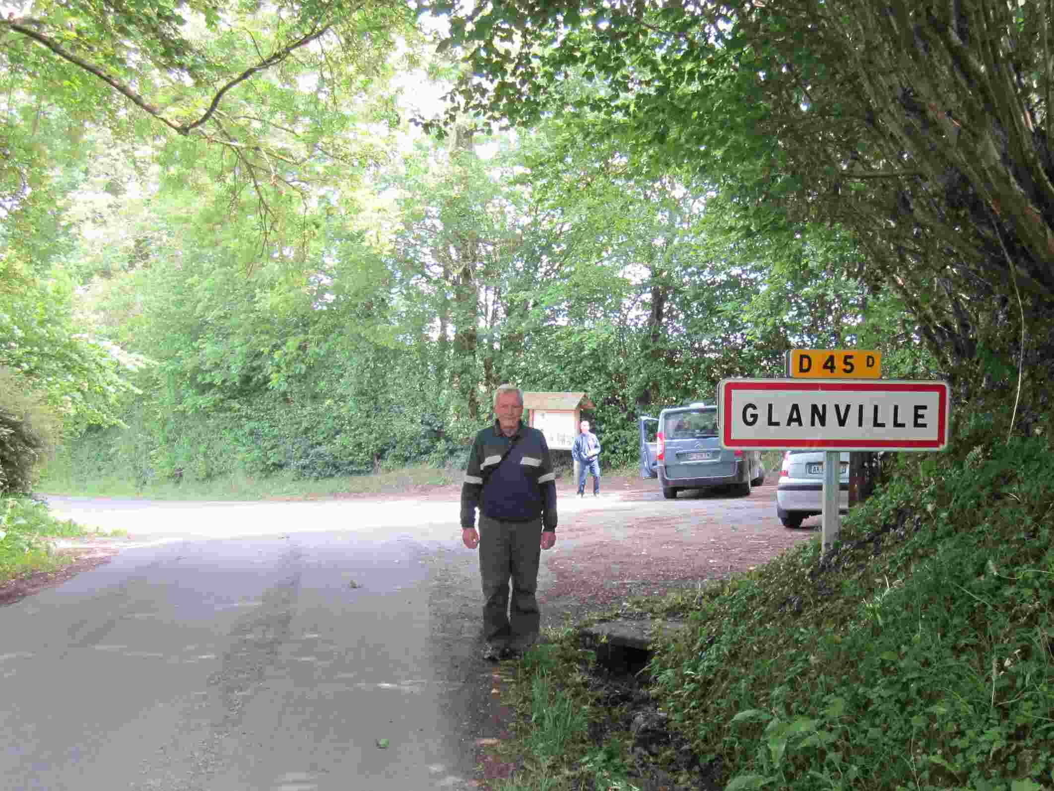 Western entrance to Glanville