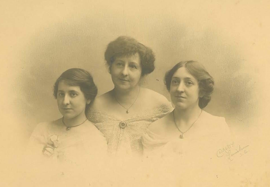 Caroline Bridgman and two daughters